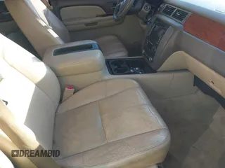 2008 GMC Yukon XL SLT 4SB with VIN 1GKFC16008R232849, listed as a IAAI auction lot 41463014 with 266,448 mi miles and . Bid and sale history available at carsss.com. Image 5.