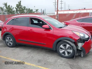 2018 Kia Niro LX with VIN KNDCB3LC7J5140579, listed as a IAAI auction lot 41895014 with 17,683 mi miles. Bid and sale history available at carsss.com. Image 13.
