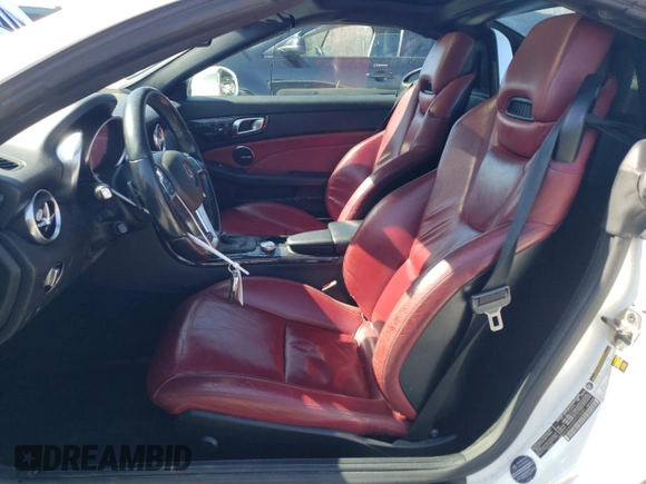 2015 Mercedes-Benz SLK 250 с VIN WDDPK4HA5FF099049, выставлен на аукционе Copart как лот 49161835 с пробегом 93 759 миль миль и Чистый • Clean title. История ставок и продаж доступна на DreamBid. Изображение 7.