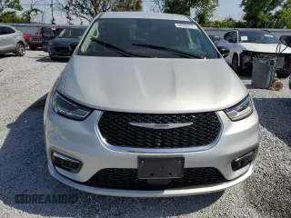 2024 Chrysler Pacifica Hybrid Select with VIN 2C4RC1S7XRR126898, listed as a Copart auction lot 56998225 with 25,971 mi miles and Clean title. Bid and sale history available at DreamBid. Image 5.