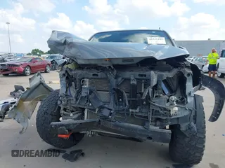 2022 Nissan Frontier SV z VIN 1N6ED1EJ3NN661336, wystawiony jako IAAI lot #42331182 z przebiegiem Nie podano mil oraz . Historia ofert i sprzedaży dostępna na DreamBid. Obrazek 13.