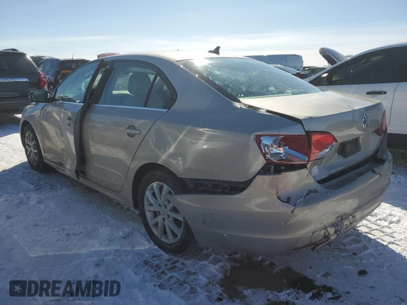 2013 Volkswagen Jetta SE z VIN 3VWDX7AJ8DM232729, wystawiony jako Copart lot #45302315 z przebiegiem 121 938 mil mil oraz Szkoda całkowita • Salvage title. Historia ofert i sprzedaży dostępna na DreamBid. Obrazek 2.