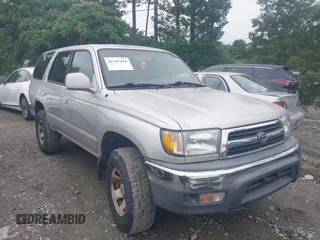 2000 Toyota 4Runner SR5 с VIN JT3GN86R6Y0137187, выставлен на аукционе IAAI как лот 42347410 с пробегом 317 580 миль миль и . История ставок и продаж доступна на DreamBid. Изображение 1.