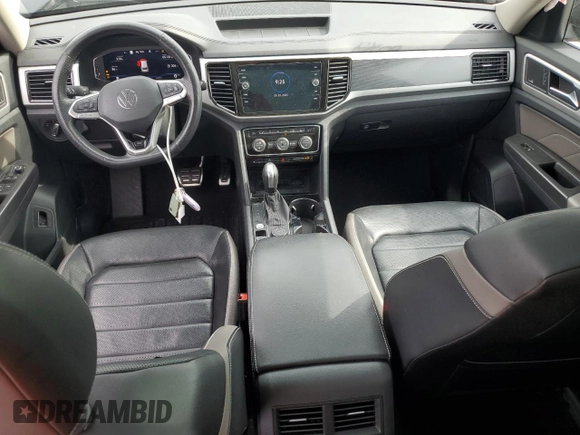 2022 Volkswagen Atlas SEL Premium R-Line with VIN 1V2FR2CA7NC518322, listed as a Copart auction lot 57671035 with 61,653 mi miles and Clean title. Bid and sale history available at DreamBid. Image 8.