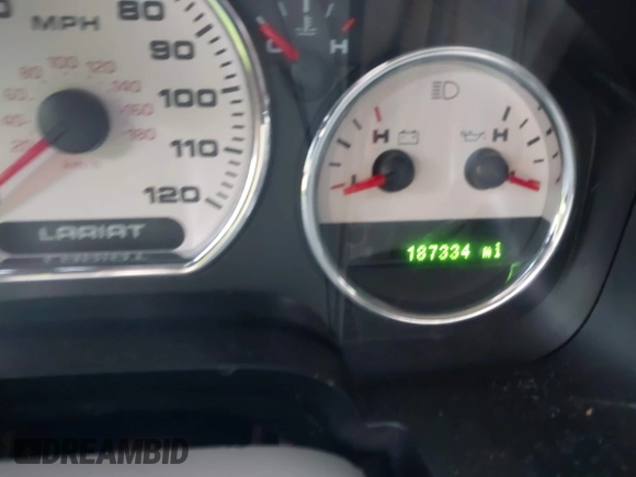 2008 Ford F-150 XLT z VIN 1FTPW14V38FB37662, wystawiony jako IAAI lot #42746951 z przebiegiem 187 334 mil mil oraz . Historia ofert i sprzedaży dostępna na DreamBid. Obrazek 7.