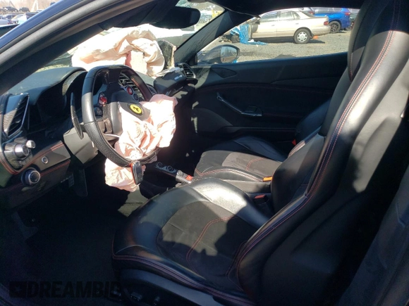 2018 Ferrari 488 z VIN ZFF79ALA6J0231860, wystawiony jako Copart lot #46477065 z przebiegiem Nie podano mil oraz Szkoda całkowita • Salvage title. Historia ofert i sprzedaży dostępna na DreamBid. Obrazek 7.