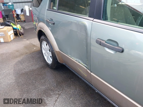 2005 Ford Freestyle SE z VIN 1FMZK01185GA41608, wystawiony jako IAAI lot #42088688 z przebiegiem 192 516 mil mil oraz . Historia ofert i sprzedaży dostępna na DreamBid. Obrazek 12.