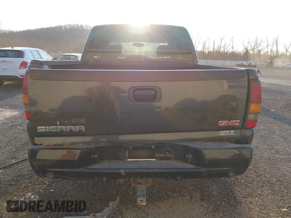2004 GMC Sierra 1500 SLE z VIN 2GTEK13T041435042, wystawiony jako IAAI lot #41777775 z przebiegiem 218 745 mil mil oraz . Historia ofert i sprzedaży dostępna na DreamBid. Obrazek 17.