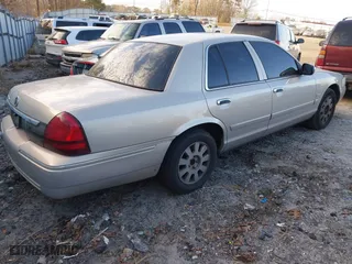 2007 Mercury Grand Marquis LS with VIN 2MEHM75V77X605048, listed as a IAAI auction lot 41622774 with 172,354 mi miles. Bid and sale history available at carsss.com. Image 4.