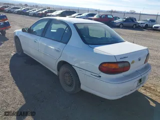2000 Chevrolet Malibu with VIN 1G1ND52J0Y6147157, listed as a IAAI auction lot 40913024 with 324,735 mi miles. Bid and sale history available at carsss.com. Image 3.