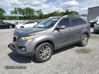 2011 Kia Sorento EX z VIN 5XYKU4A20BG038507, wystawiony jako Copart lot #55814295 z przebiegiem 150 003 mil mil oraz Szkoda całkowita • Salvage title. Historia ofert i sprzedaży dostępna na DreamBid. Obrazek 1.