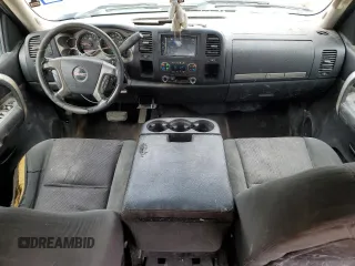 2009 GMC Sierra 1500 with VIN 1GTHC53K49F124691, listed as a Copart auction lot 68697864 with 277,726 mi miles and Salvage Title. Bid and sale history available at DreamBid. Image 8.