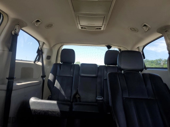 2014 Chrysler Town & Country Touring with VIN 2C4RC1BG9ER446515, listed as a Copart auction lot 56433365 with 336,343 mi miles and Clean Title. Bid and sale history available at DreamBid. Image 10.