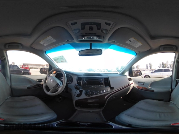 2012 Toyota Sienna XLE AAS z VIN 5TDYK3DCXCS278442, wystawiony jako IAAI lot #42228620 z przebiegiem 128 748 mil mil oraz . Historia ofert i sprzedaży dostępna na DreamBid. Obrazek 18.