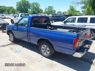 1998 Nissan Frontier XE z VIN 1N6DD21S8WC318499, wystawiony jako IAAI lot #42329613 z przebiegiem Nie podano mil oraz . Historia ofert i sprzedaży dostępna na DreamBid. Obrazek 3.