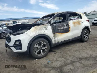 2021 Kia Sportage LX z VIN KNDPMCAC2M7909027, wystawiony jako Copart lot #53259335 z przebiegiem Nie podano mil oraz Szkoda całkowita • Salvage title. Historia ofert i sprzedaży dostępna na DreamBid. Obrazek 1.