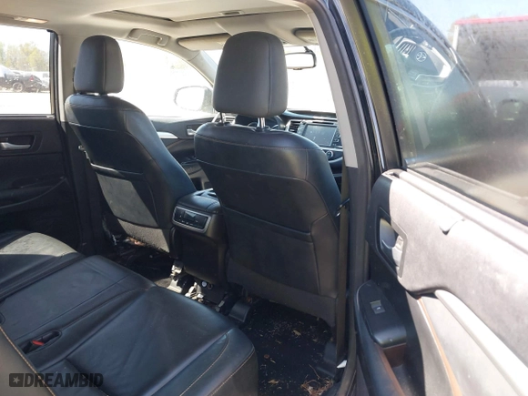 2014 Toyota Highlander XLE with VIN 5TDKKRFH9ES021924, listed as a IAAI auction lot 41826858 with 302,407 mi miles. Bid and sale history available at carsss.com. Image 8.