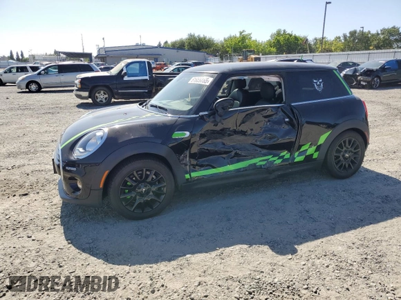 2018 MINI Hardtop Cooper with VIN WMWXP5C54J2G64015, listed as a Copart auction lot 61866865 with 32,927 mi miles and Salvage title. Bid and sale history available at DreamBid. Image 1.