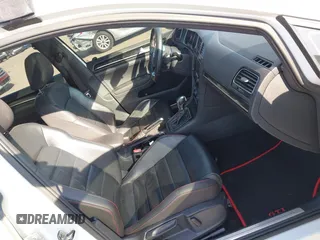 2015 Volkswagen GTI SE with VIN 3VW4T7AU0FM001333, listed as a IAAI auction lot 42080460 with 117,820 mi miles and . Bid and sale history available at DreamBid. Image 5.