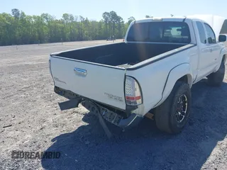 2007 Toyota Tacoma PreRunner with VIN 5TETU62N47Z425485, listed as a IAAI auction lot 42017517 with 209,850 mi miles. Bid and sale history available at carsss.com. Image 6.