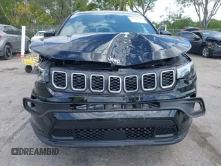 2025 Jeep Compass Latitude с VIN 3C4NJDBN9ST569440, выставлен на аукционе IAAI как лот 42098482 с пробегом 2 575 миль миль и . История ставок и продаж доступна на DreamBid. Изображение 13.
