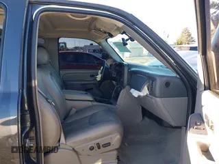 2004 Chevrolet Suburban Z71 z VIN 3GNFK16Z24G271294, wystawiony jako IAAI lot #41324576 z przebiegiem 247 229 mil mil oraz . Historia ofert i sprzedaży dostępna na DreamBid. Obrazek 5.