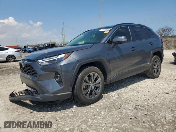2023 Toyota RAV4 Hybrid XLE Premium z VIN JTMB6RFV2PD105642, wystawiony jako Copart lot #50714615 z przebiegiem Nie podano mil oraz Szkoda całkowita • Salvage title. Historia ofert i sprzedaży dostępna na DreamBid. Obrazek 1.