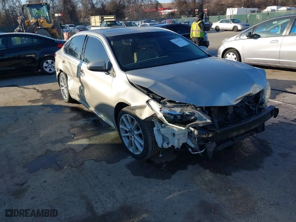 2014 Toyota Avalon Limited with VIN 4T1BK1EB1EU122820, listed as a IAAI auction lot 41644563 with 208,810 mi miles. Bid and sale history available at carsss.com. Image 1.