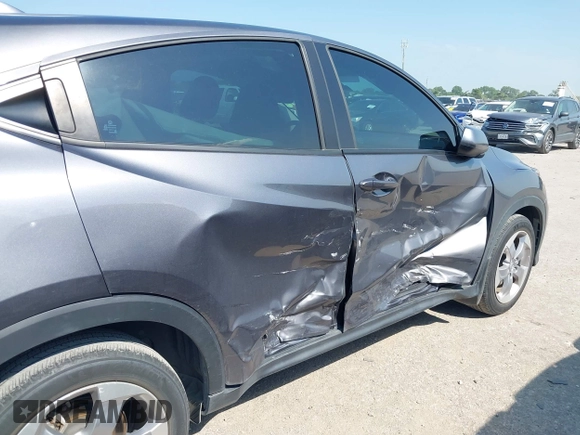 2022 Honda HR-V LX z VIN 3CZRU5H30NM718329, wystawiony jako IAAI lot #42396971 z przebiegiem 28 411 mil mil oraz . Historia ofert i sprzedaży dostępna na DreamBid. Obrazek 17.