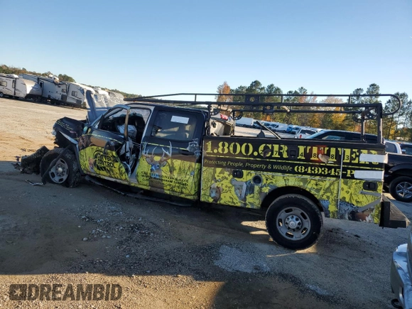 2015 GMC Sierra 2500HD available WiFi with VIN 1GD12XEG5FF582739, listed as a Copart auction lot 82648444 with 0 mi miles and Salvage Title. Bid and sale history available at carsss.com. Image 3.