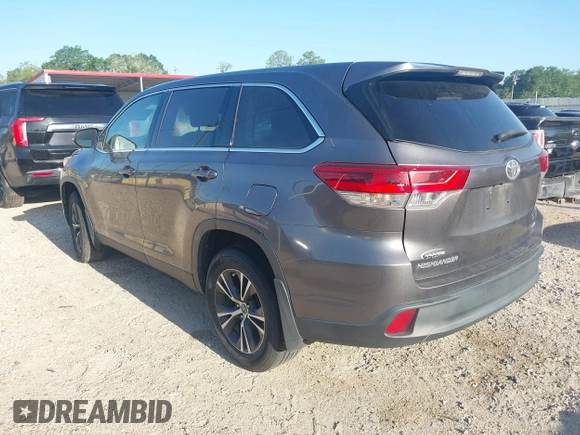 2019 Toyota Highlander LE с VIN 5TDBZRFH6KS945258, выставлен на аукционе IAAI как лот 41979698 с пробегом 122 624 миль миль и . История ставок и продаж доступна на DreamBid. Изображение 3.