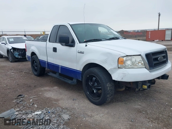 2004 Ford F-150 XL with VIN 1FTRF12W14NC13920, listed as a IAAI auction lot 41702497 with 196,718 mi miles. Bid and sale history available at carsss.com. Image 1.