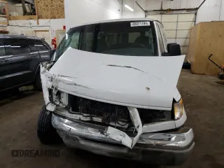 2003 Ford Econoline Passenger XL z VIN 1FBSS31S73HA53454, wystawiony jako Copart lot #85071194 z przebiegiem 118 788 mil mil oraz Szkoda całkowita • Salvage title. Historia ofert i sprzedaży dostępna na DreamBid. Obrazek 5.