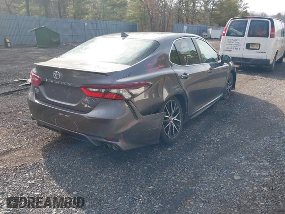 2022 Toyota Camry SE with VIN 4T1G11AK1NU643969, listed as a IAAI auction lot 41493752 with 83,451 mi miles and . Bid and sale history available at carsss.com. Image 4.