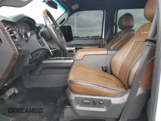 2014 Ford F-350 XLT z VIN 1FT8W3BT4EEA91035, wystawiony jako Copart lot #55410825 z przebiegiem 325 977 mil mil oraz Szkoda całkowita • Salvage title. Historia ofert i sprzedaży dostępna na DreamBid. Obrazek 7.