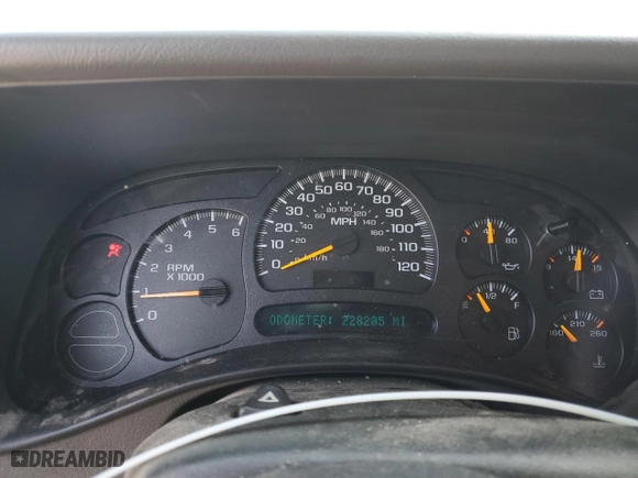 2005 Chevrolet Silverado 1500 LS with VIN 2GCEK13T351341576, listed as a Copart auction lot 52642425 with 228,205 mi miles and Clean Title. Bid and sale history available at carsss.com. Image 9.