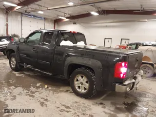 2010 Chevrolet Silverado 1500 LT with VIN 1GCSKSE33AZ150361, listed as a IAAI auction lot 41589213 with 197,263 mi miles. Bid and sale history available at carsss.com. Image 3.