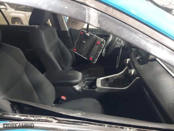 2019 Toyota RAV4 XLE with VIN 2T3P1RFV6KC053546, listed as a IAAI auction lot 41837046 with 86,666 mi miles. Bid and sale history available at carsss.com. Image 5.