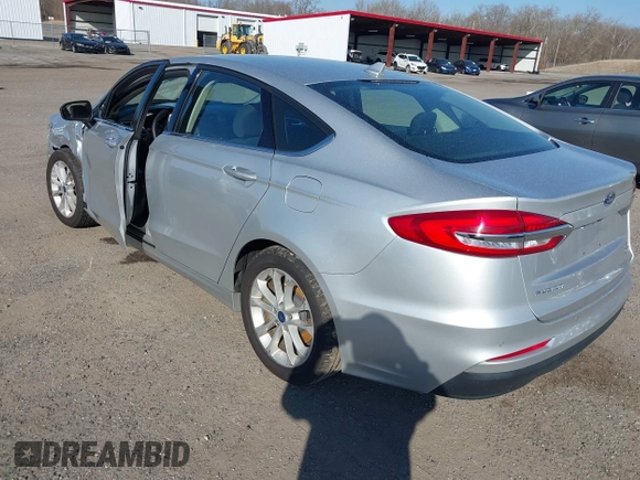 2019 Ford Fusion SE with VIN 3FA6P0HD7KR183757, listed as a IAAI auction lot 41762187 with 120,347 mi miles. Bid and sale history available at carsss.com. Image 3.