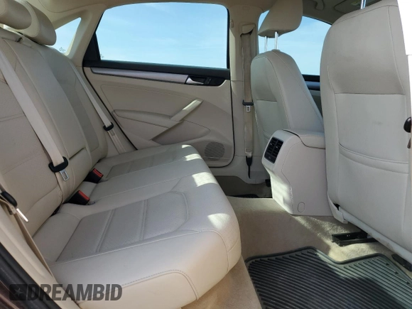 2014 Volkswagen Passat SE with VIN 1VWBN7A32EC088774, listed as a Copart auction lot 60753755 with 124,660 mi miles and Salvage title. Bid and sale history available at DreamBid. Image 10.