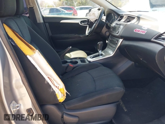 2014 Nissan Sentra SV z VIN 3N1AB7AP3EY319492, wystawiony jako IAAI lot #34986534 z przebiegiem 79 209 mil mil oraz . Historia ofert i sprzedaży dostępna na DreamBid. Obrazek 5.