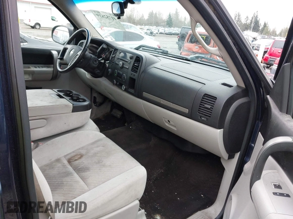 2009 Chevrolet Silverado 1500 LT with VIN 3GCEK23349G289295, listed as a IAAI auction lot 41752819 with 205,931 mi miles and . Bid and sale history available at DreamBid. Image 5.