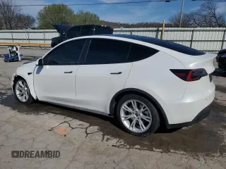 2022 Tesla Model Y Long Range with VIN 7SAYGDEE7NF408209, listed as a Copart auction lot 50469215 with 33,621 mi miles and Salvage Title. Bid and sale history available at carsss.com. Image 2.