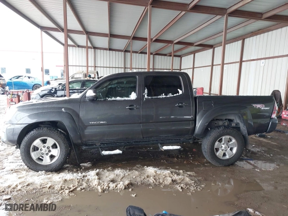 2013 Toyota Tacoma PreRunner with VIN 3TMJU4GN6DM153390, listed as a IAAI auction lot 41300619 with 163,974 mi miles. Bid and sale history available at carsss.com. Image 14.