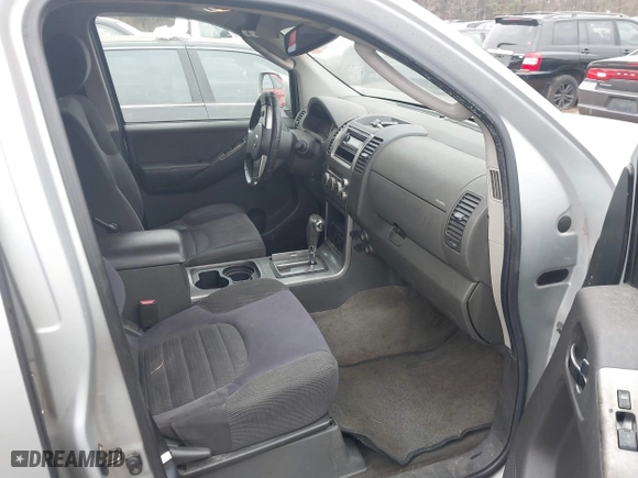 2006 Nissan Pathfinder SE with VIN 5N1AR18UX6C633759, listed as a IAAI auction lot 41392283 with 254,335 mi miles. Bid and sale history available at carsss.com. Image 5.