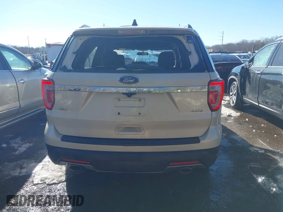 2018 Ford Explorer XLT z VIN 1FM5K8D81JGA18090, wystawiony jako IAAI lot #41316187 z przebiegiem 136 199 mil mil oraz . Historia ofert i sprzedaży dostępna na DreamBid. Obrazek 16.