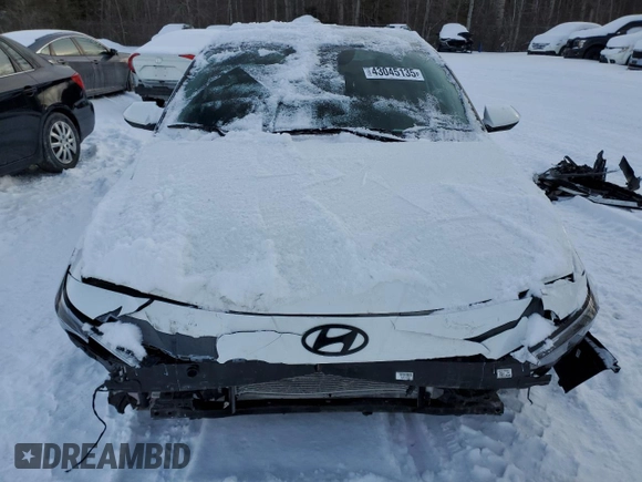 2024 Hyundai Elantra SEL z VIN KMHLM4DG0RU736051, wystawiony jako Copart lot #43045135 z przebiegiem 17 648 mil mil oraz Szkoda całkowita • Salvage title. Historia ofert i sprzedaży dostępna na DreamBid. Obrazek 5.