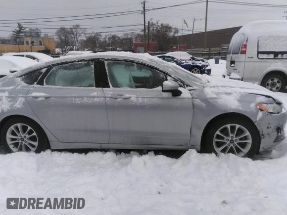 2020 Ford Fusion SE with VIN 3FA6P0HD6LR186599, listed as a IAAI auction lot 41541530 with 0 mi miles. Bid and sale history available at carsss.com. Image 12.