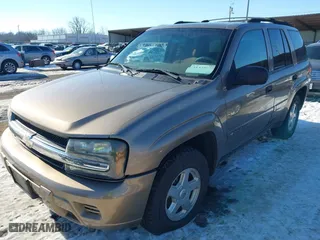 2002 Chevrolet TrailBlazer LS with VIN 1GNDT13S422356784, listed as a IAAI auction lot 41329655 with 122,525 mi miles. Bid and sale history available at carsss.com. Image 2.