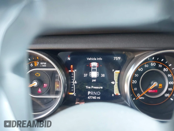 2021 Jeep Gladiator High Altitude z VIN 1C6HJTFG1ML597581, wystawiony jako IAAI lot #42191690 z przebiegiem 47 740 mil mil oraz . Historia ofert i sprzedaży dostępna na DreamBid. Obrazek 7.